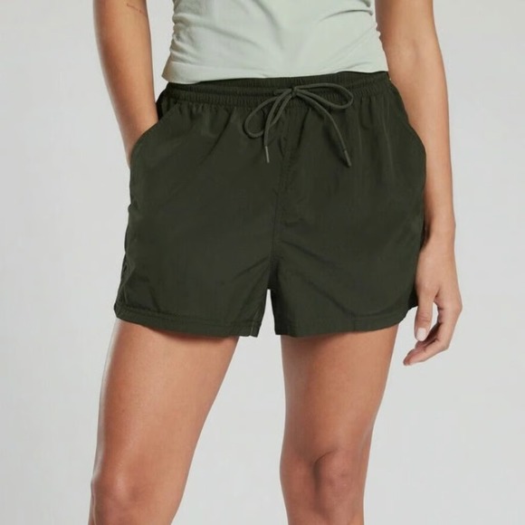 Athleta Pants - Athleta Women's 8 Tuscan Olive Expedition Short Workout Gym Athleisure